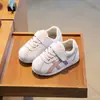 Zapatos Casuales para Bebés y Niñas Pequeñas 2026 Primavera y Otoño Nuevos Zapatos para Caminar de Suela Suave Zapatos de Forrest Gump para Niñas Zapatos para Caminar para Niñas