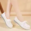 Item popular de dropshipping transfronteiriço de comércio exterior: sapatos rasos de couro genuíno, design de bico fino, sapatos casuais femininos, sapatos de mãe, mocassins russos