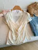 Verano 2026 Nuevo Ropa Femenina Francesa Encaje Patchwork Hombro Normal Cuello en V Cruzado Cuello Fluido Chica Popular Sexy Ajustado Top