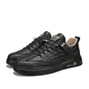 Novos tênis casuais de couro masculinos para o dia a dia, tênis esportivos versáteis e da moda para atividades ao ar livre no verão