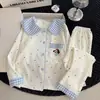 Nuevo Estilo de Primavera y Otoño para Niñas, Manga Larga, Pantalón Largo, Dibujos Animados, Ropa de Casa Cómoda con Cuello de Muñeca y Diseño de Algodón Nube, Conjunto Padre-Hijo