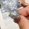 Moda Tendencia Nacional Estilo Étnico Joyería Flores Vintage Anillo de Circonita Flores Exquisitas Anillo de Diamante Redondo para Mujer R7517