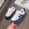 Zapatillas de moda para niñas con suela gruesa, nueva colección primavera/otoño 2026, zapatos casuales para exteriores para niños, suela suave, antideslizantes, zapatillas bajas de skate