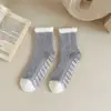 Meias de Veludo Coral Outono e Inverno Amazon Transfronteiriças Meias Grossas Quentes para Mulheres Pantufas Pontilhadas Antiderrapantes Meias até o Meio da Panturrilha