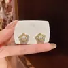 Aretes franceses de alta gama de perlas con diamantes completos para mujer, aretes de flor hueca retro, pequeños aretes dulces de viento fragante, de moda, al por mayor