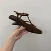 Primeiro Encontro com as Sandálias de Salto Anabela Trançadas de Camurça Bico Fino Estilo Francês, Novo Modelo Verão 2026 com Fivela Salto Alto Romano