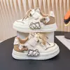 Tênis Brancos com Solado Grosso para Crianças Maiores, Sapatos Casuais para Estudantes, Tênis Brancos para Meninas, Sapatos de Performance para Meninos - Início da Primavera 2026