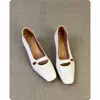 Primeira reunião Temporada sola macia Sapatos franceses de um só piso femininos salto escondido bico quadrado temperamento sapatos de trabalho com saia sapatos Mary Jane retrô