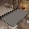 Alfombrilla de suelo de baño de color sólido de tierra de diatomeas, almohadilla suave engrosada, secado rápido, para inodoro, baño, puerta exterior, uso doméstico, venta al por mayor transfronteriza directa de fábrica