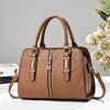 Bolsa de Mão Feminina Moda Europeia e Americana Grande Capacidade Ombro Único Transversal Tendência Toque de Luxo Bolsa de Presente para Mulheres