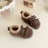 Botas de algodão doces retrô com laço para meninas, novo estilo de inverno, couro camurça com forro de fleece, botinhas, sapatos de algodão quentes para crianças, antiderrapantes