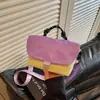 Bolsa de verão leve, versátil e de grande capacidade para meninas, modelo novo 2026, bolsa de tecido fashion color-blocking, bolsa de ombro e transversal