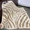 Bufanda de Seda con Estampado de Leche de Moda Clásica para Mujer, Estilo Nuevo de Primavera y Verano, Chal Cortavientos, Bufanda Cuadrada Grande de Sarga, Bufanda Elegante