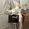 Bolso de Hombro Casual de Moda para Mujer, Bolso Cruzado para Mujer, Nuevo Modelo Primavera 2026, Alto Valor Estético, Bolso Cuadrado Pequeño de Color Sólido con Relieve