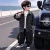 Jaqueta Matelassê com Gola Reversível Grossa para Meninos Outono/Inverno 2026 Crianças Pequenas e Médias Solta Versátil Estilosa Casaco de Algodão Top Infantil