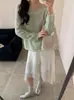 Suéter pullover de punto de alta gama estilo coreano con cuello redondo, nuevo modelo otoño e invierno 2026, corte holgado, adelgazante, top de punto ligero para mujer