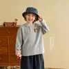 Nueva camiseta base de manga larga para niños, estilo primavera y otoño, top elegante de manga larga para niños pequeños, camiseta infantil, ropa de primavera al por mayor