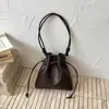 Bolsa de Nicho de Luxo para Mulheres 2026 Nova Tendência Moda Verão Versátil Bolsa de Ombro Único Bolsa Transversal Saco