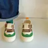 Zapatos de Lona para Niños Estilo Coreano 2026 Nuevas Llegadas Primavera Verano Unisex Huecos Transpirables Zapatos Deportivos Absorbentes de Sudor Sandalias Frescas de Moda