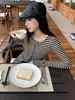 Cardigan fino de rayas blancas y negras con cuello redondo y manga larga para mujer Yuyi, nuevo diseño de principios de otoño 2026 CM260222