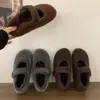Sapatos Mary Jane para Roupas de Inverno Femininas 2025 Novo Estilo Lã de Cordeiro Sola Grossa Aumento Interno Sapatos de Pelo Sapatos Quentes com Forro de Lã