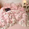 Conjunto de quatro peças Sanrio estilo coreano com renda, desenho animado, veludo de leite, capa de edredom de veludo coral espessa de inverno, conjunto de três peças para estudantes