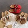 Moda de Estilo Similar a la de Mamá de Uva Cuero Genuino Punta Ancha Birkenstock con Cordones Calzado Exterior Puntera Zapatillas de Media Caña para Mujer Primavera y Otoño 2025