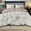 Juego de Cama de Hilo Bouclé Estilo Nuevo 2026 de Cuatro Piezas, Estilo Ins con Encaje de Pompón, para Dormitorio de Estudiante, Juego de Tres Piezas