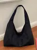 Bolsa de Ombro Única Texturizada da Moda Cor Sólida Chique Bolsa Casual de Primavera Retrô Personalidade Feminina Grande Capacidade Bolsa Tote para o Dia a Dia
