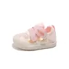 Zapatos de caminar huecos para bebé niño 2025 verano nuevo estilo para niña, zapatos de malla finos para niños, zapatos para bebé con suela suave