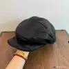 Chapéu Boina Octogonal Splicing Plissado de Couro PU para Mulheres no Outono e Inverno, Boina Reversa com Aba Macia, Tendência