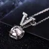 Venta caliente en vivo collar de moissanita simulada de 2 quilates cadena para clavícula de mujer ocho corazones ocho flechas colgante de circonita cúbica joyería