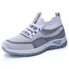 Sapatos femininos, tênis esportivos de tamanho grande para exportação, sapatos casuais de malha respirável, tênis de corrida femininos confortáveis com cadarço