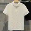 Camisa Polo Casual Jacquard de Verão Leve e Luxuosa para Homens, Novo Estilo, Camiseta Confortável e Respirável para Jovens com Gola Lapela e Manga Curta