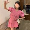 Blusa social de temperamento estilo Xiaoxiang com manga bufante e laço, saia plissada de cintura alta, conjunto de duas peças feminino de verão