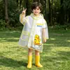 Capa de Chuva Infantil para Alunos do Ensino Fundamental Especial para Ir à Escola Unissex Capa de Chuva Impermeável para o Corpo Inteiro Capa de Chuva para Alunos do Ensino Fundamental com Compartimento para Mochila