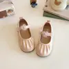 Sapatos de Princesa para Meninas 2025 Novo Modelo Infantil Solado Macio Estilo Pequeno Cheiroso Sapatilhas Sapatos para Bebê Menina Mocas de Primavera