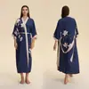 Bata ligera para estar en casa, bata larga de estilo europeo y americano para mujer, pijama de satén talla grande, bata de baño de manga larga, adecuada para primavera y otoño, seda sintética