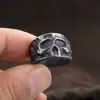 Anel de Caveira Texturizado Estilo Vintage Europeu e Americano, Estilo Escuro, Personalidade Hardcore, Anel Masculino Tendência em Aço Inoxidável