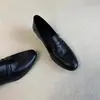 Mocassins retrô de couro estilo britânico para mulheres, sem cadarço, simples e versáteis, com salto grosso, bico redondo e design casual
