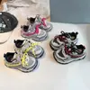 Zapatillas deportivas para niñas estilo coreano 2026 primavera y otoño nuevos modelos zapatillas de correr transpirables para niños zapatos de senderismo ligeros versátiles para exteriores