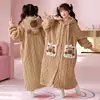 Pijamas de Invierno para Niños Pijamas para Niños Terciopelo de Coral Engrosado Medianos y Grandes Niños Niños Estudiantes de Secundaria Batas de Baño Sacos de Dormir Antipatadas