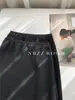 Saia Midi de Acetato e Lã Cor Cinza Escuro Outono/Inverno 2025 para Mulheres, Estilo Coreano, Modelo Evasê com Cintura Alta Elástica
