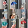 Nuevo broche de aleación para mujer, moderno y de alta gama, pin de lujo nicho para abrigos y trajes, simple y elegante, broche versátil
