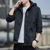 Chaqueta para Hombre 2025 Primavera y Otoño Nueva Casual Rompevientos Tendencia Impermeable Chaqueta para Exteriores Top para Hombre Joven