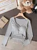 Nuevo Estilo Puro Lustre de Principios de Otoño Camiseta de Manga Larga con Diseño de Botones de Cuello Bajo Estilo Fijo que Adelgaza Top para Mujer con Estilo Adelgazante y Almohadillas en el Pecho