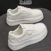 Artículos en stock estilo popular zapatos blancos de cuero genuino zapatos de mujer 2026 principios de otoño nuevos zapatos deportivos casual versátiles zapatos de tabla para estudiantes
