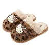 Pantuflas de algodón Hello Kitty para el calor del hogar, pantuflas peludas de suela gruesa, pantuflas de algodón suaves y antideslizantes para otoño e invierno, venta al por mayor para invierno