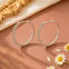 Aretes pequeños de aro con diamantes completos para mujer, ear cuffs simples de zirconia microincrustada, aretes de aro lisos de lujo ligero, aretes versátiles multicolor para el día a día