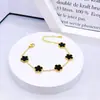 Popular Pulseira de Trevo de Cinco Folhas da Sorte de Madrepérola Dupla Face, Conjunto de Três Peças de Pulseira, Colar e Brincos de Trevo de Cinco Folhas, Banhado a Ouro 18K